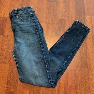 Hollister Super Skinny Jeans